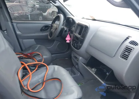 2001 Ford Escape Xls из США, поврежденный, VIN 1FMYU01191KB83415